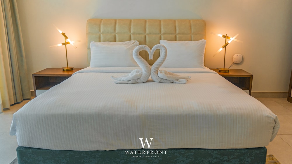 Waterfront Hotel Apartment 21/54