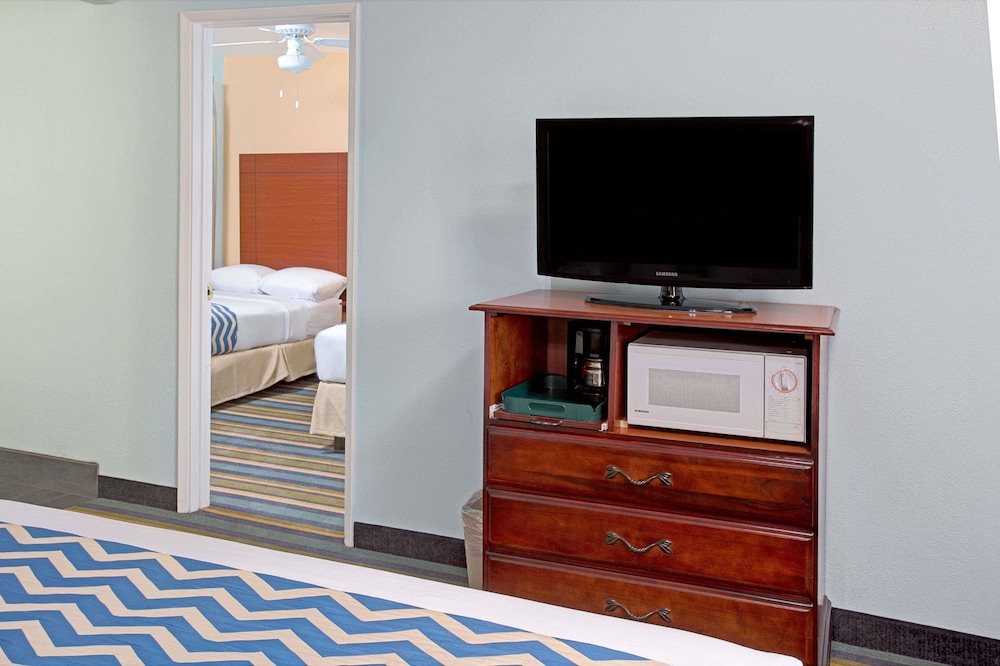Travelodge By Wyndham Bishop 28/31