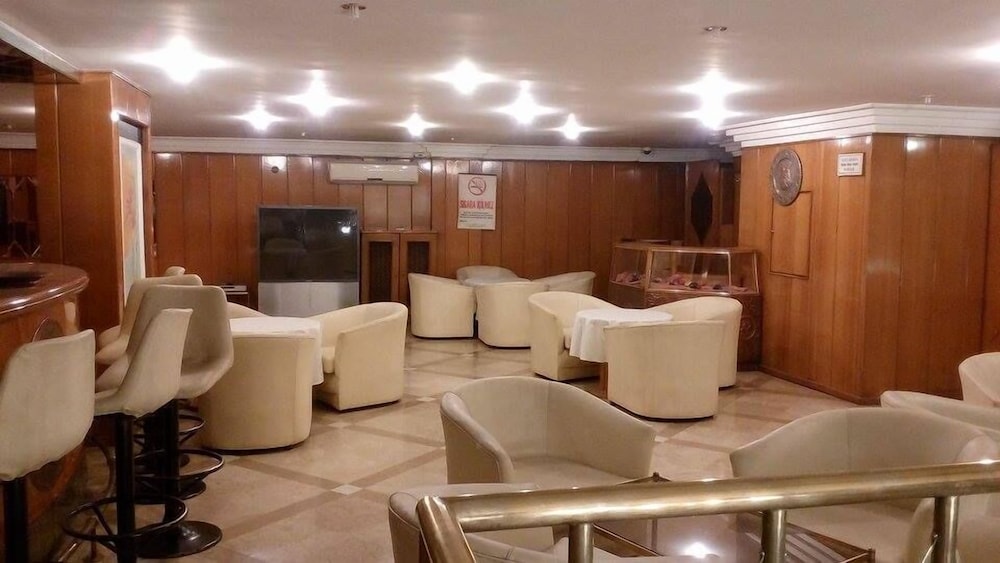 Spor Hotel 25/41