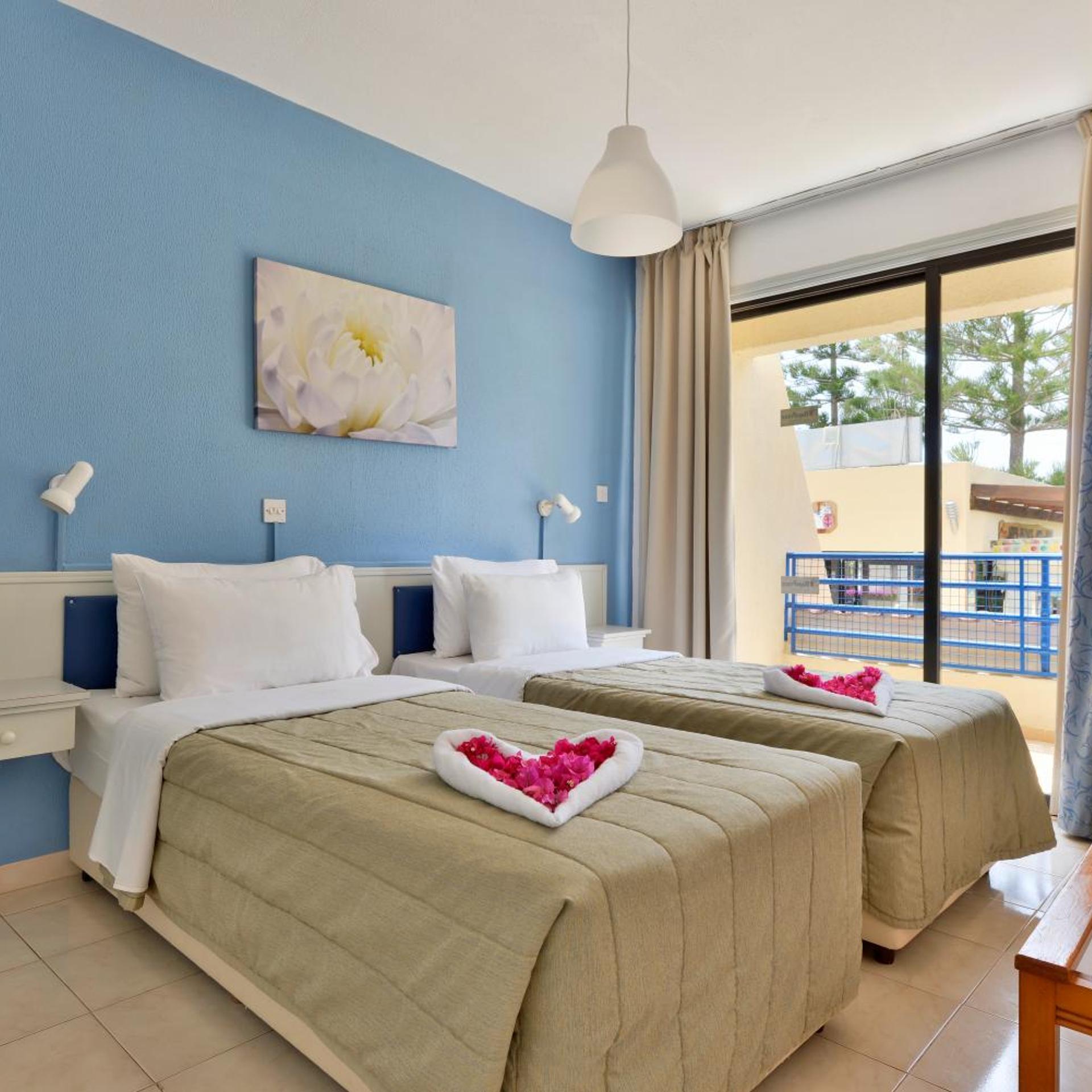 FAMILY APARTMENT 1 BEDROOM VIEW SELF CATERING