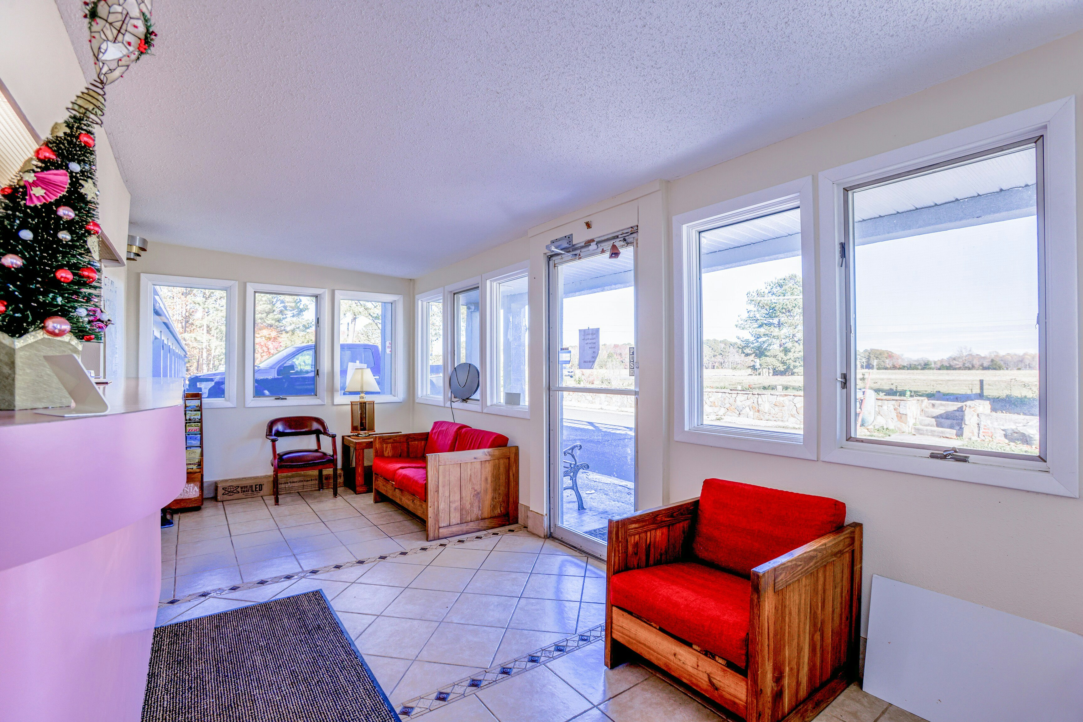 Whispering Pines by Hotel O Whitestone VA 29/50