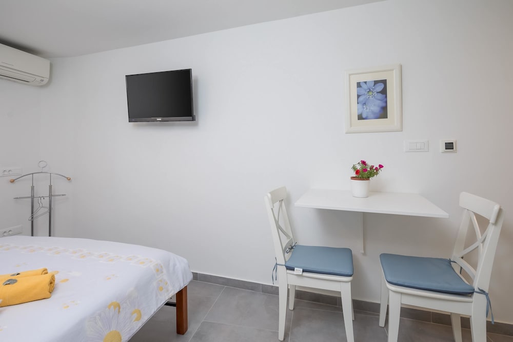 Split Center Suites 23/66