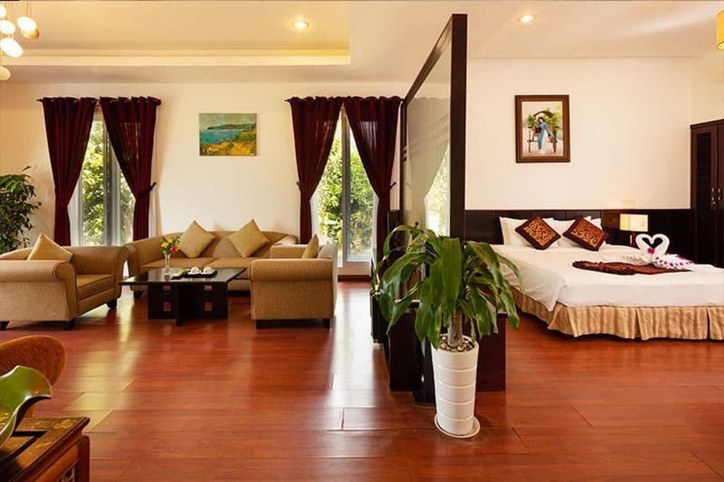 4 Bedrooms, Villa