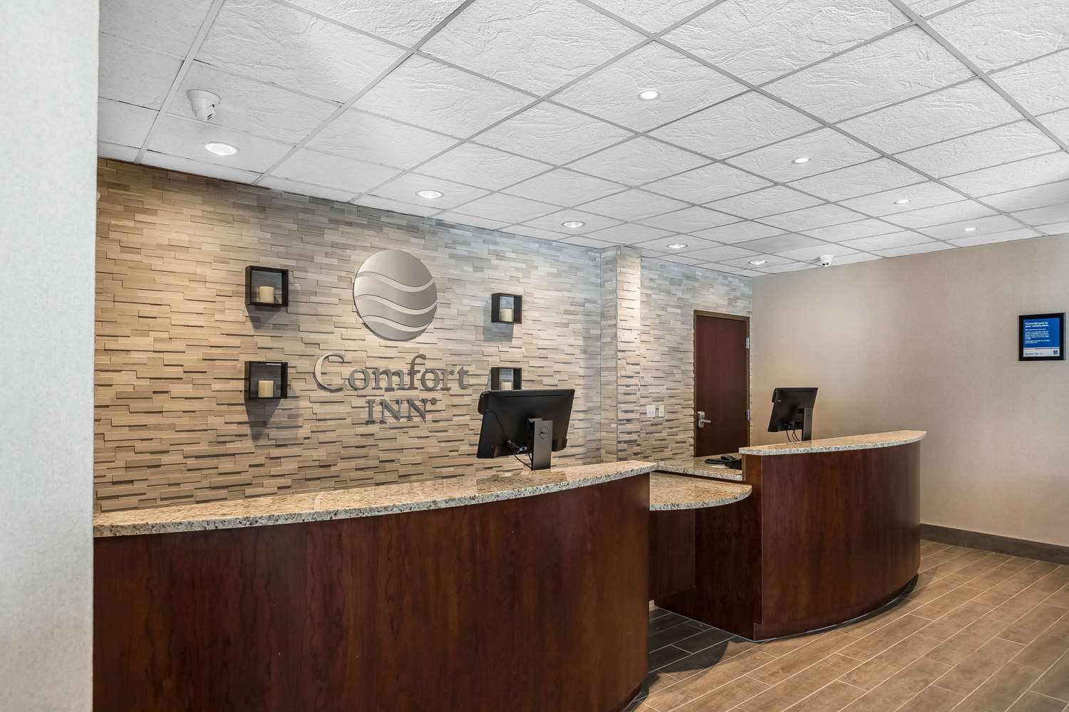 Comfort Inn Bay City-Riverfront 7/36