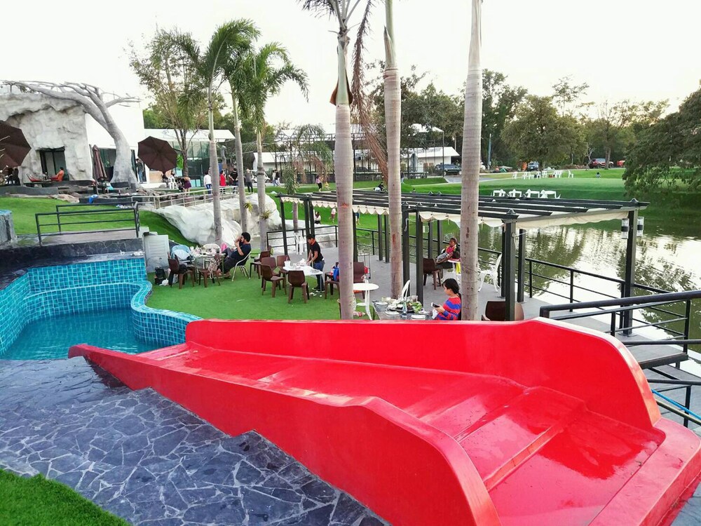 I View Park Resort 45/71