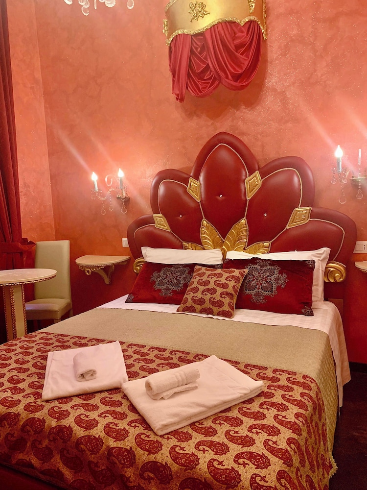 Pope's Suites 12/50