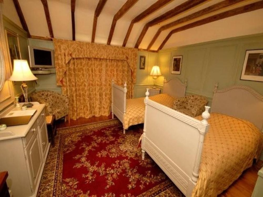 Wolds Village 49/49