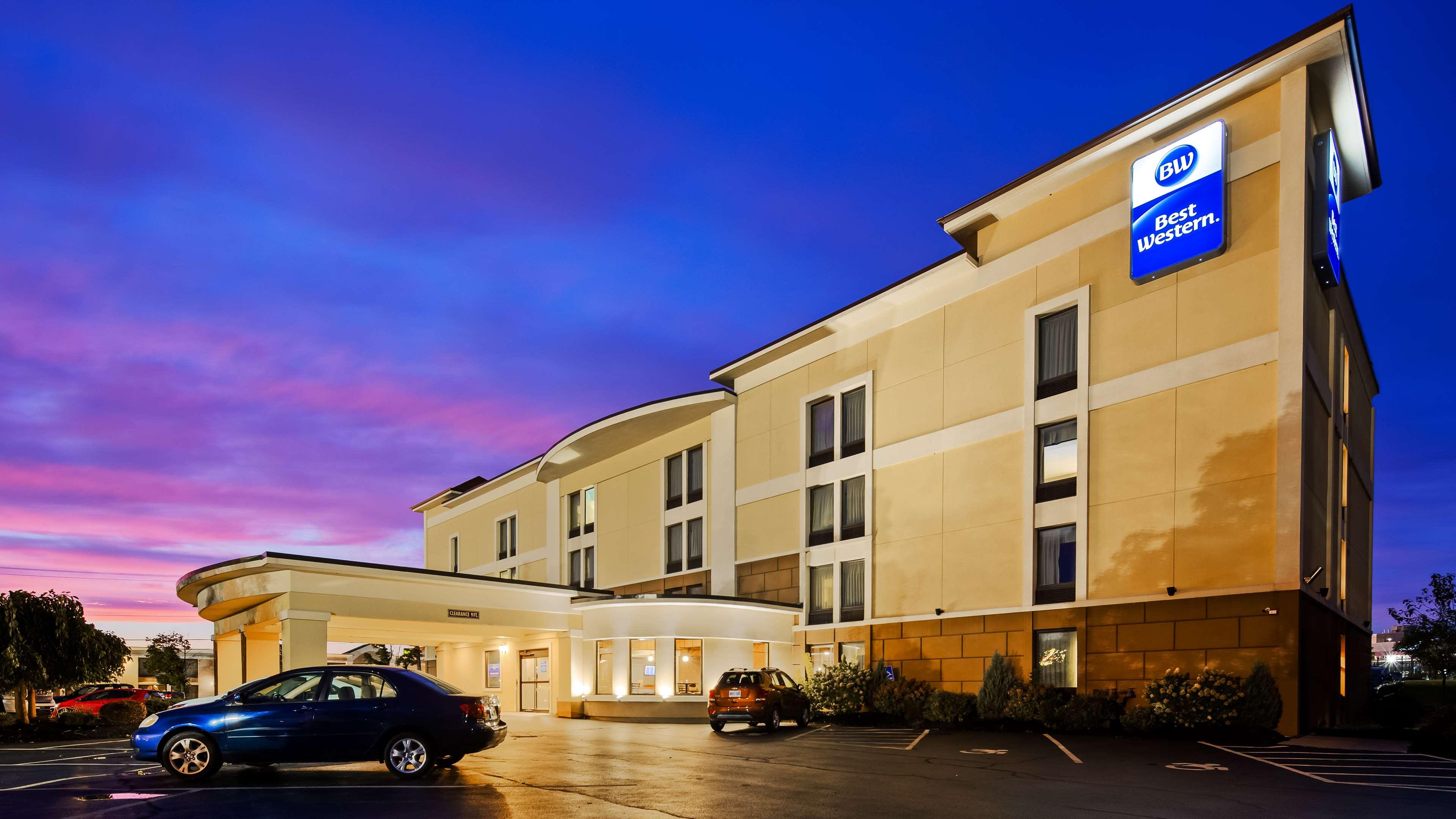 Best Western The Inn At Buffalo Airport 15/18