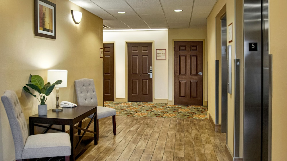 Galleria Palms Hotel 41/59