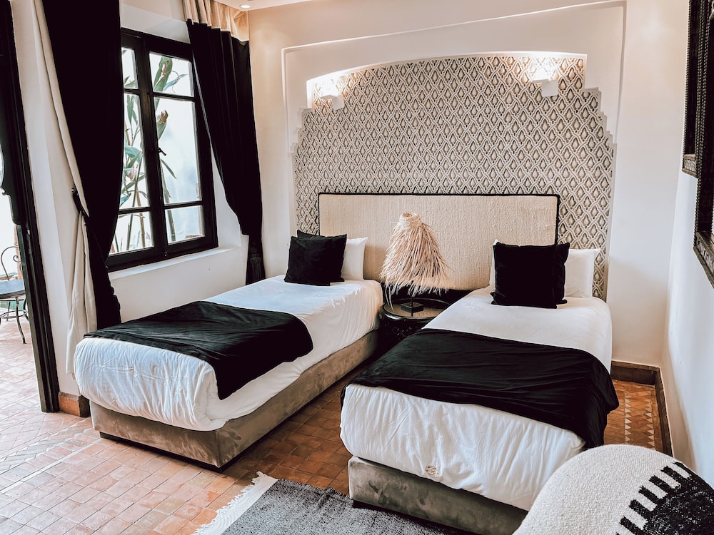 RIAD AL RIMAL 11/50
