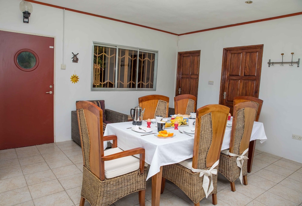 The Orchard Self-Catering Villa 37/50