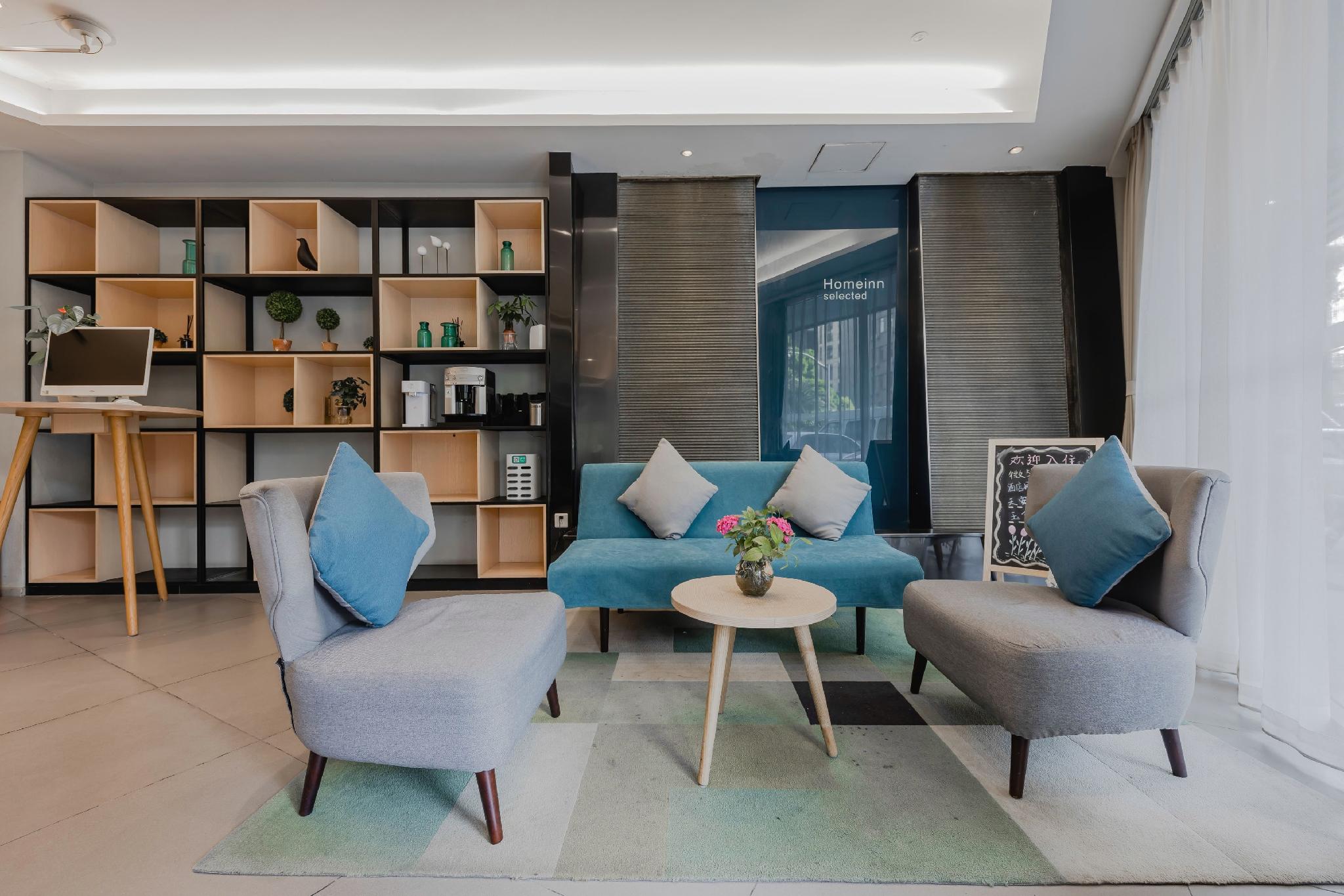 Home Inn Selected (South Square of Shanghai Railway Station) 52/63