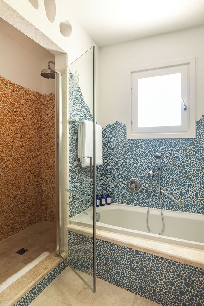 Hotel Romazzino, a Luxury Collection Hotel, Costa Smeralda 49/50