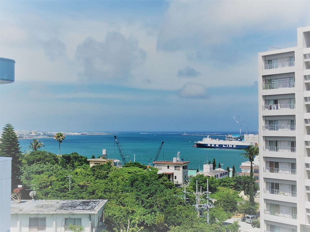 Sunset Hills Inn Naha 47/50