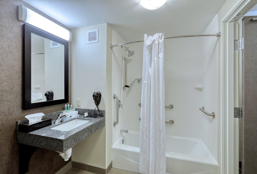 Holiday Inn Express Hotel And Suites Batavia Darien Lake 16/54