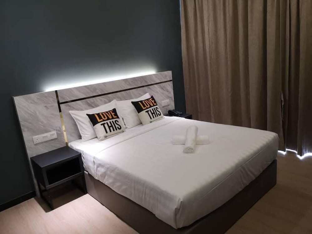 Hotel 99 Sepang KLIA 11/22