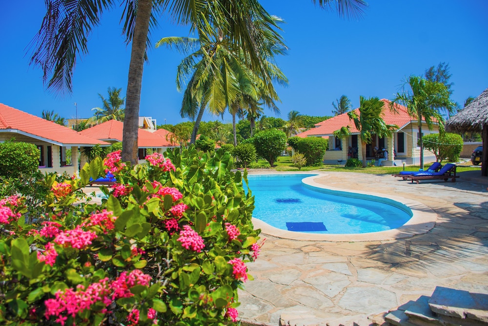 Doric Cottages Diani 36/50