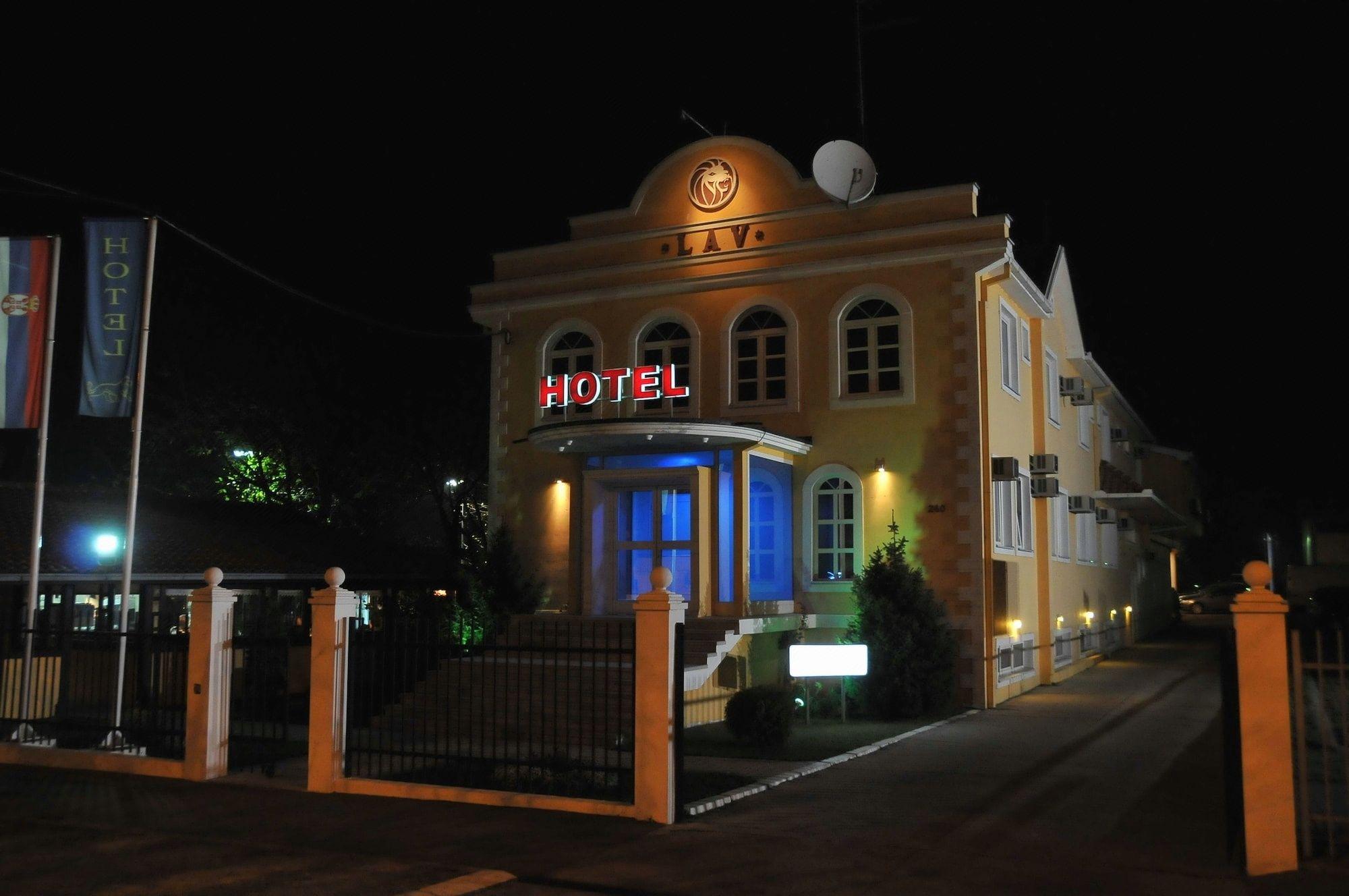 Hotel Lav 82/82
