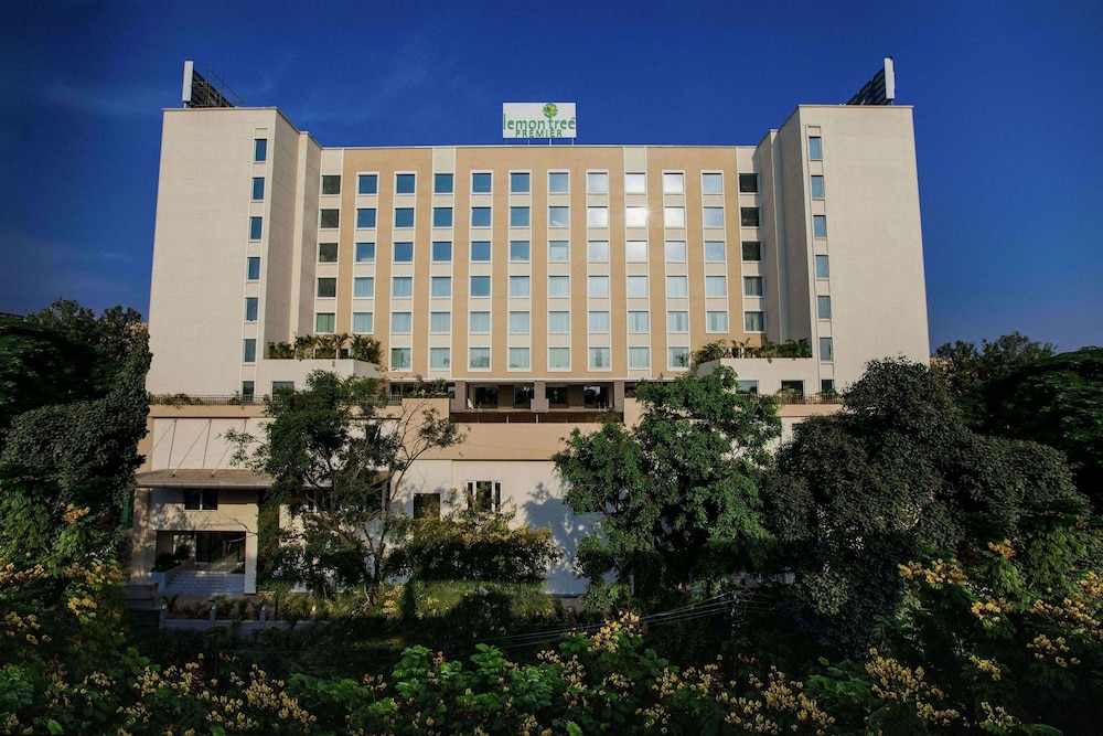 Lemon Tree Premier City Center Pune 3/50