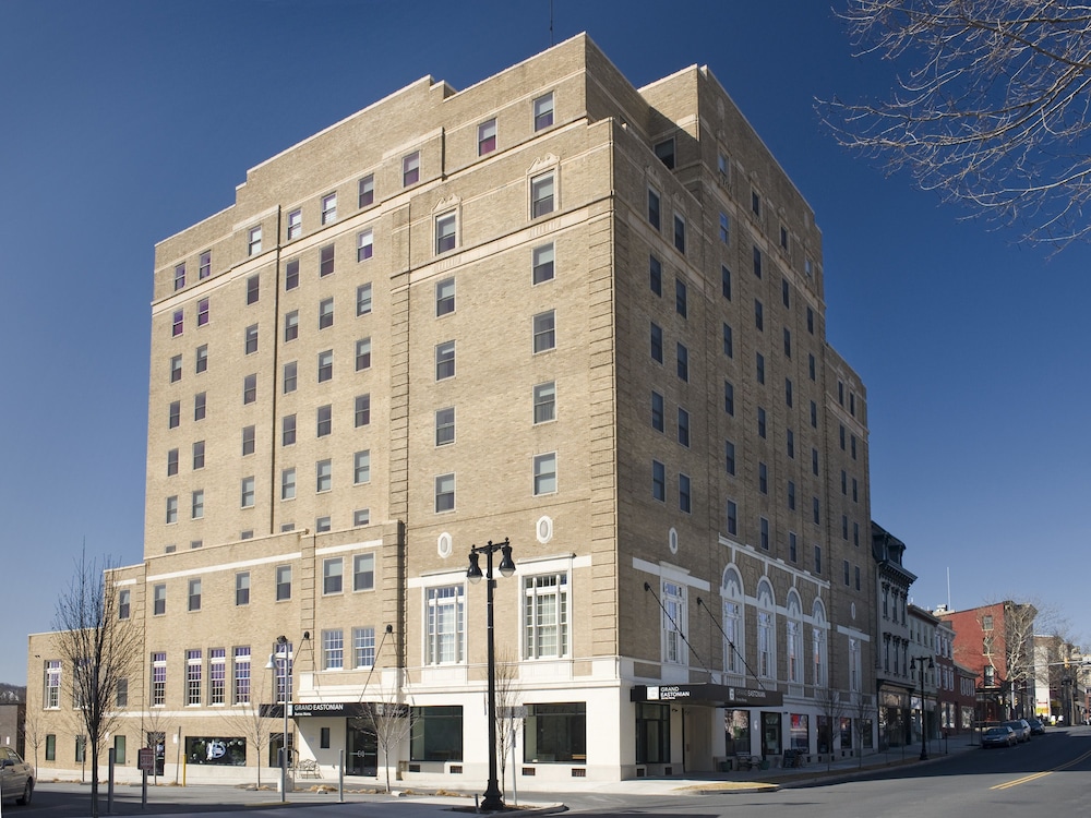 Grand Eastonian Suites Hotel 2/79