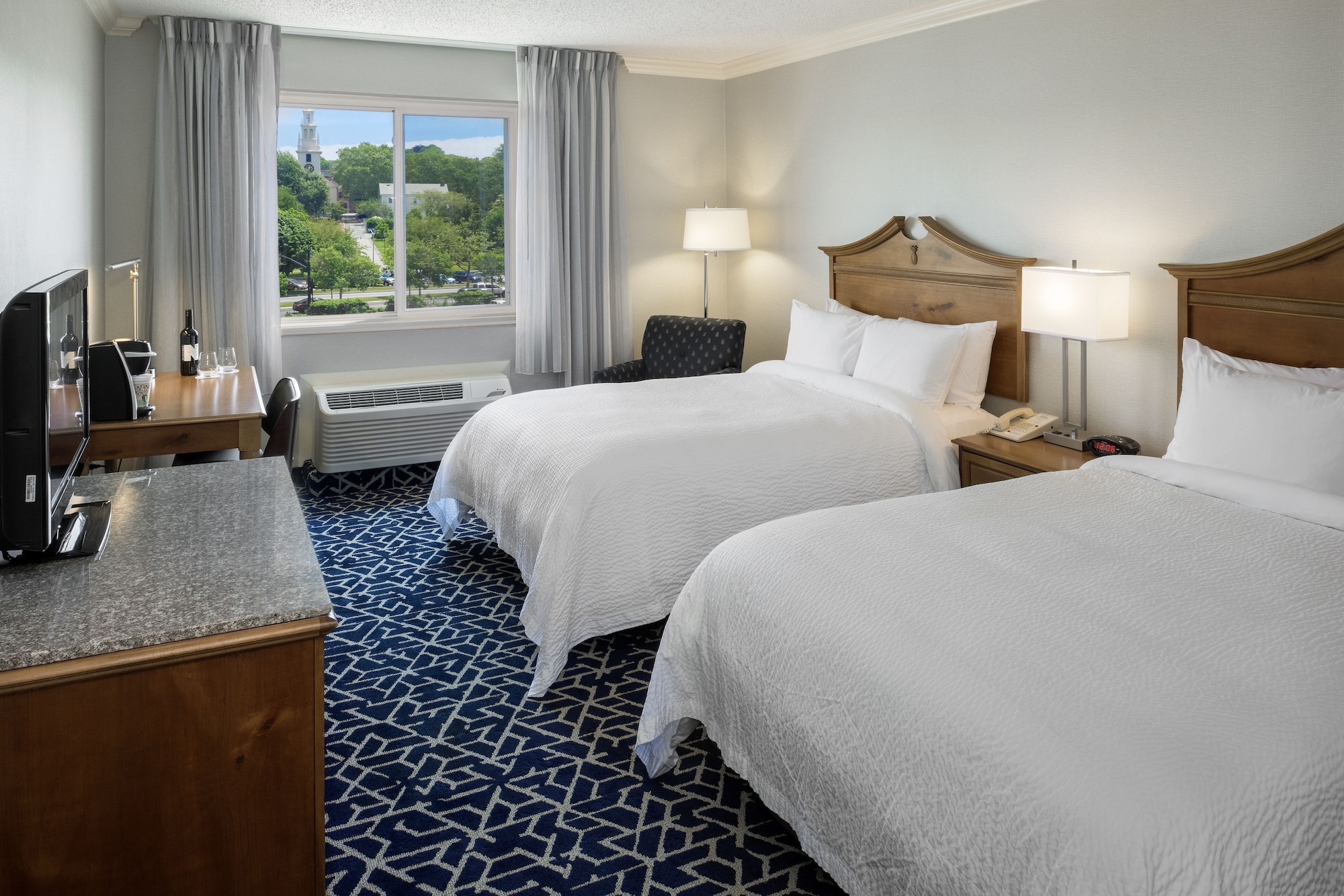 STANDARD, 2 DOUBLE BEDS, CITY VIEW