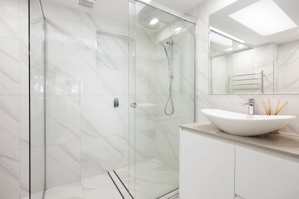 NOOSA OUTRIGGER BEACH RESORT 72/73