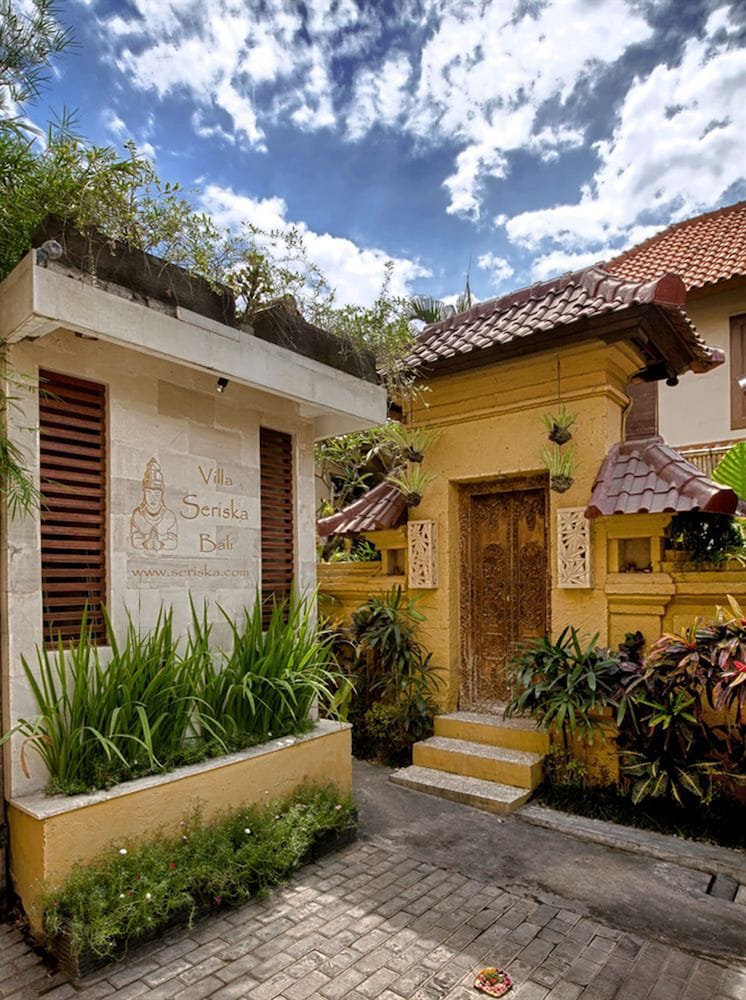 Villa Seriska Seminyak Bali 1/50