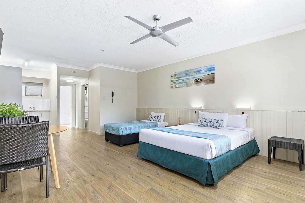 K Gari Beach Resort 14/50