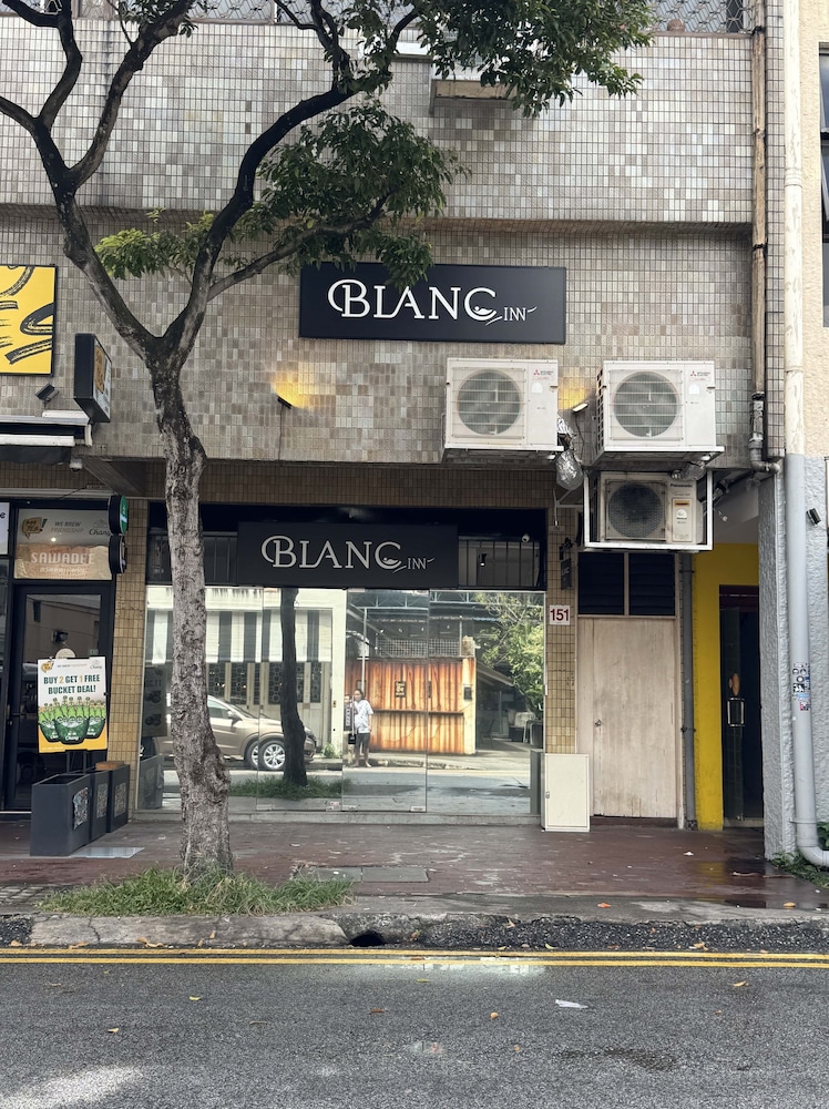 Blanc Inn 8/50