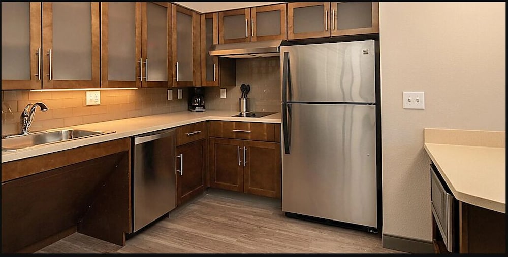 Staybridge Suites Hillsboro North 14/65