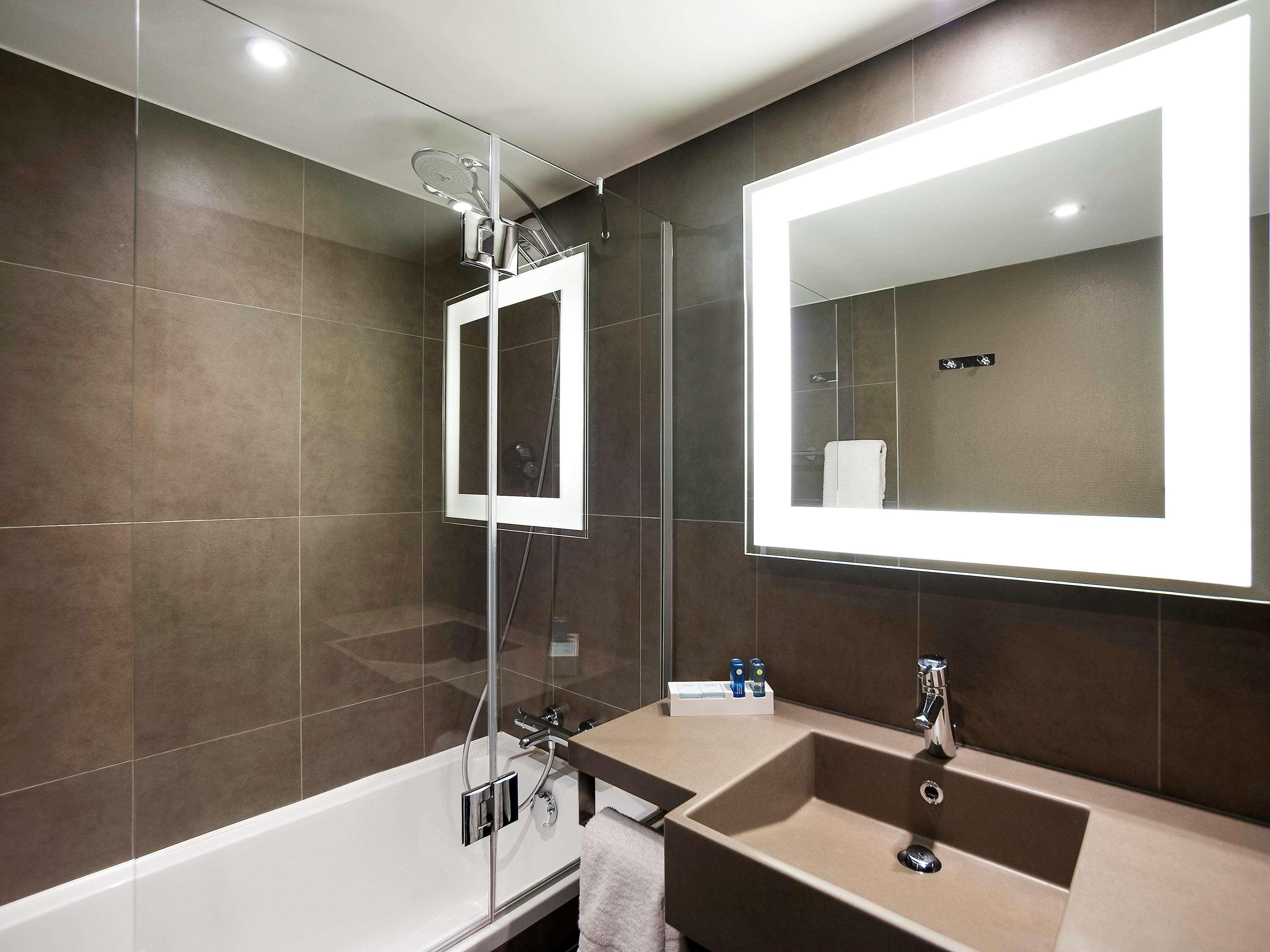 جناح جونيور بسرير كوين مع أريكة، Novotel Gent Centrum 2/3