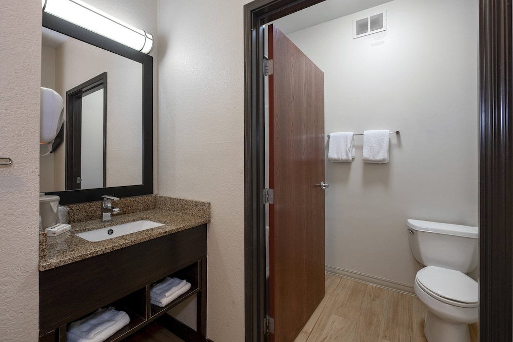 Red Roof Inn & Suites Dover Downtown 14/27
