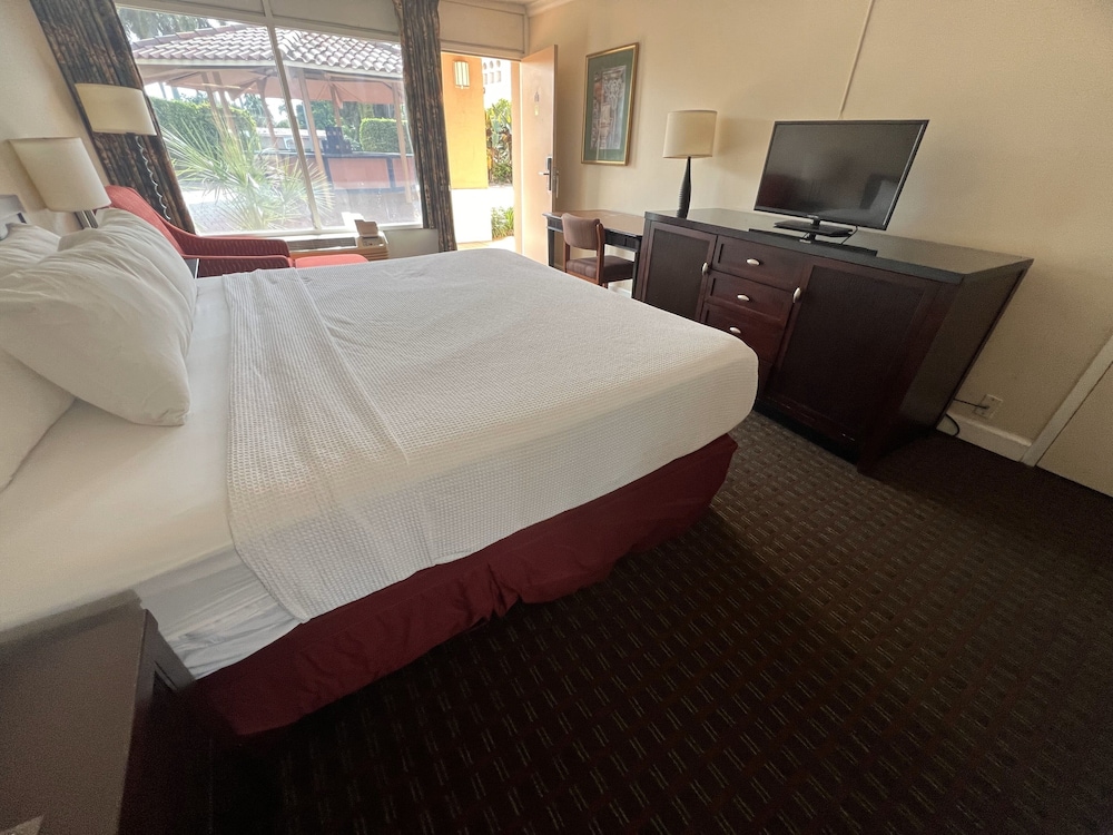 Grand Palms Resort 30/58