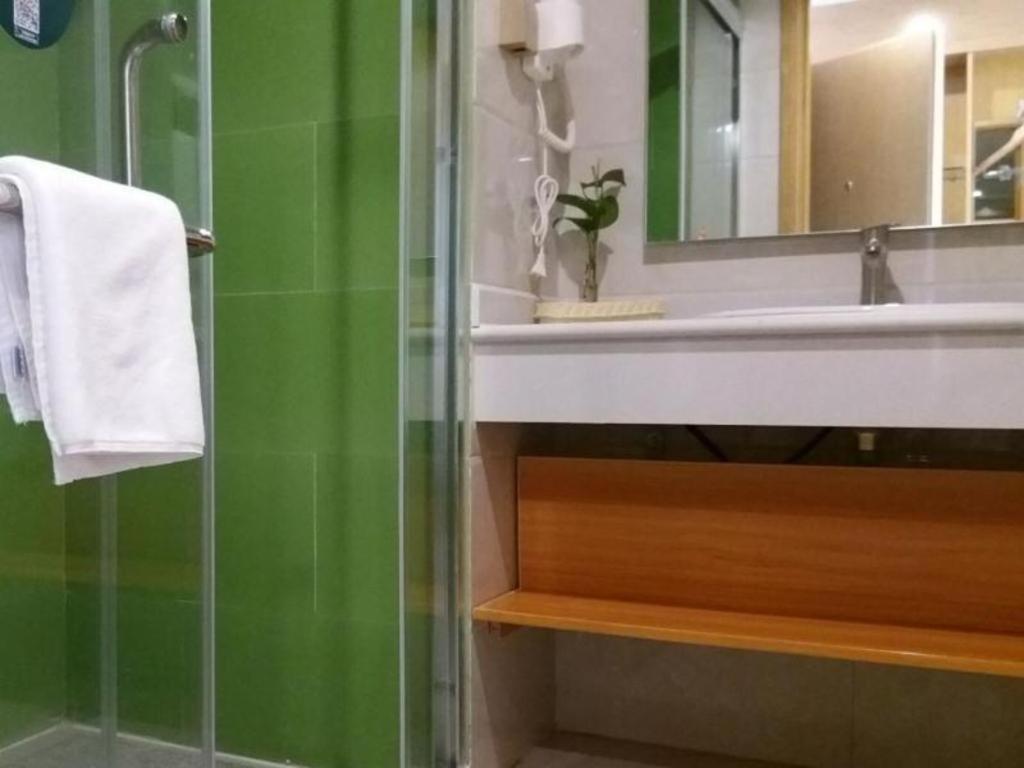 GreenTree Inn Heze Cao County Zhuangzhai Town Eastern Times City Business Hotel 47/47