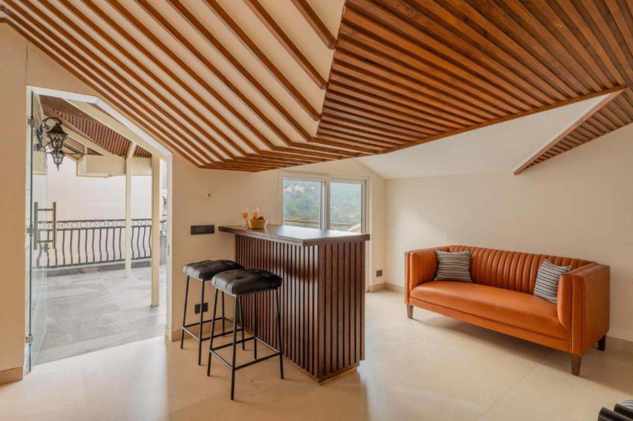 ELIVAAS Prive Royce Cottage Luxe Hilltop 4 BHK with Terrace & Scenic Views 8/17