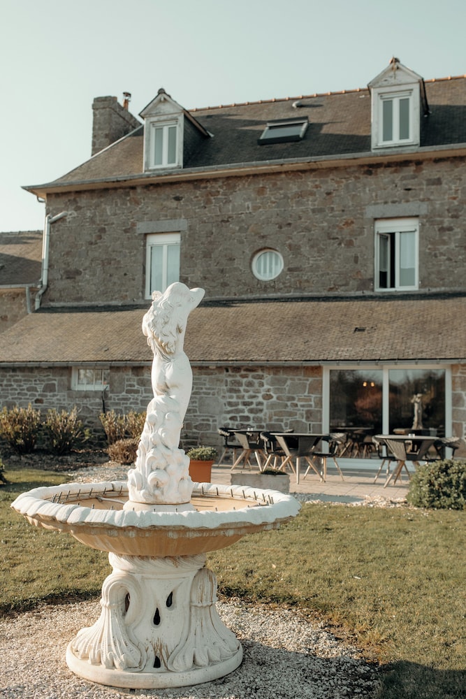Hotel le Chatellier 39/50