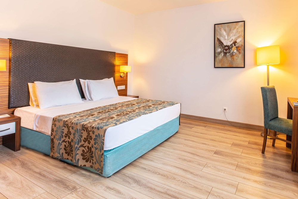 Palm Wings Beach Resort&Spa Kusadasi 17/50