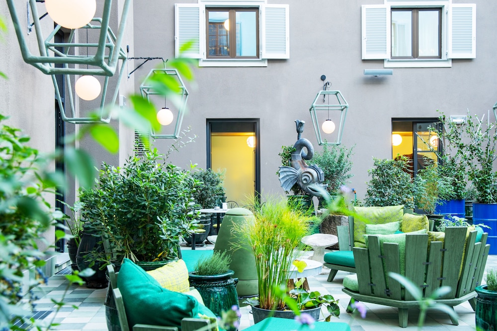 25hours Hotel Piazza San Paolino 8/60