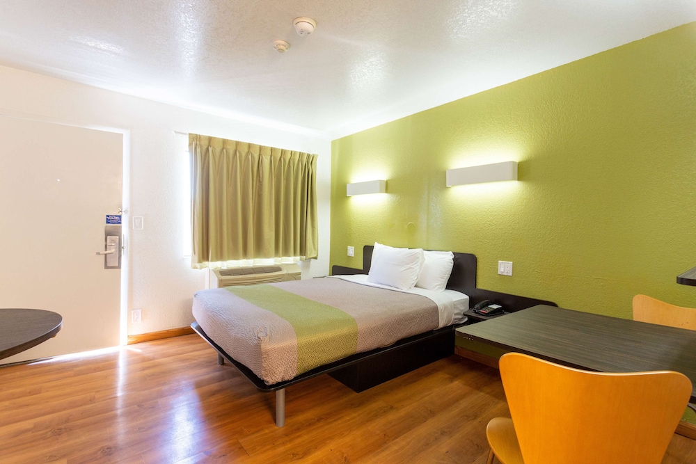 Motel6 Camp Springs, DC - South Camp Springs 23/43