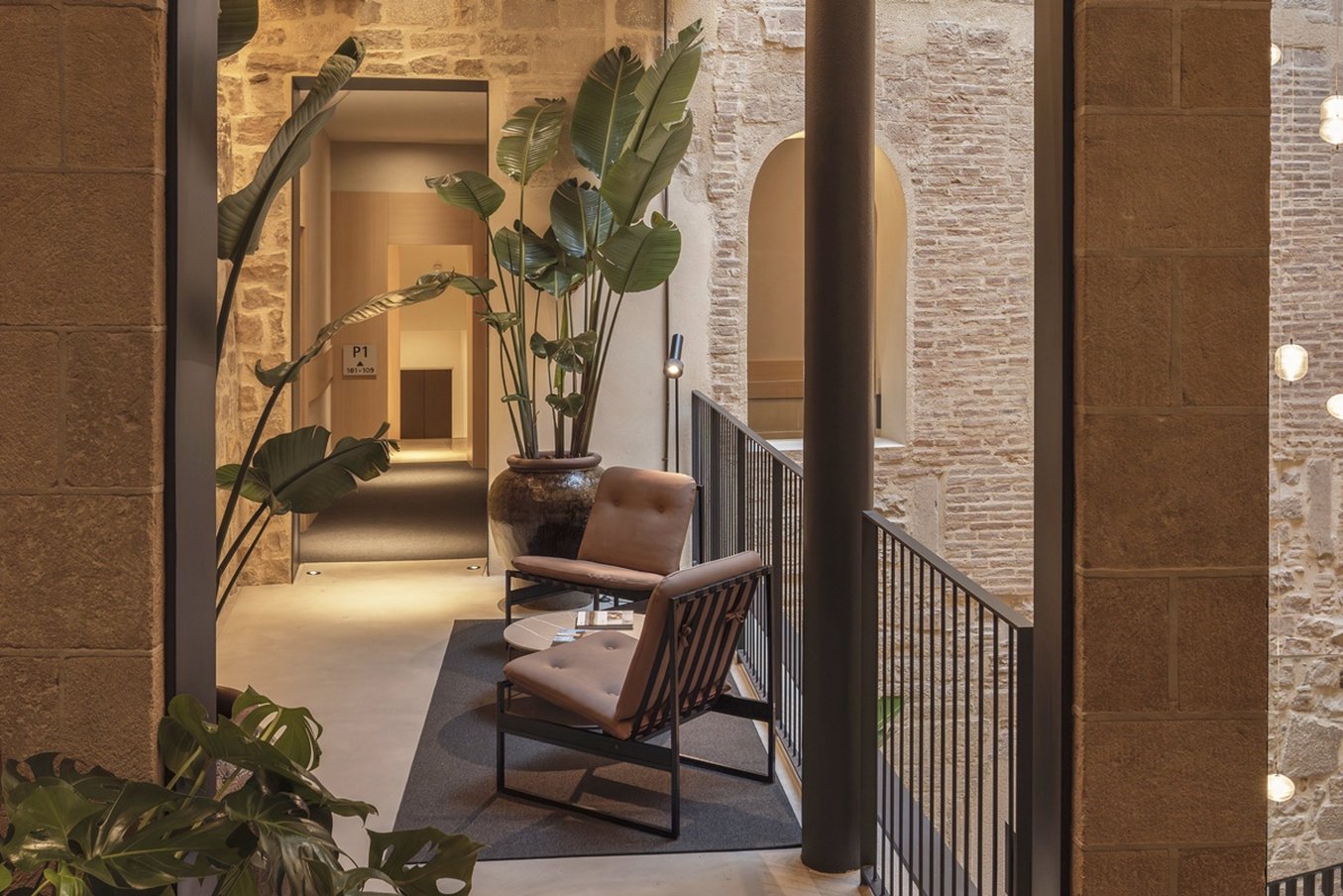 Gran Hotel Barcino 72/76