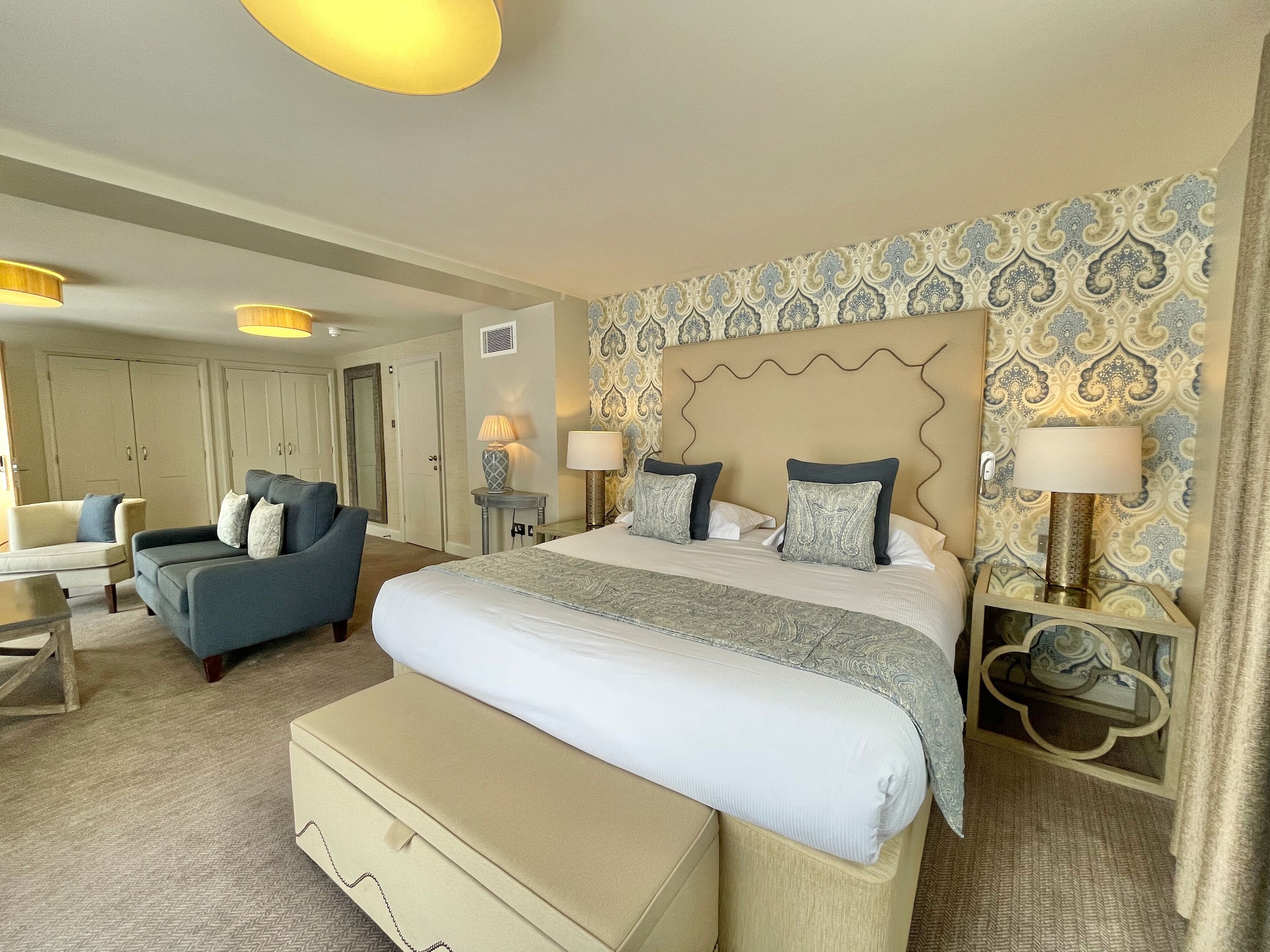 Ash, Suite, King Bed