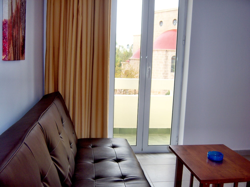 Fantasia Hotel Apartments 25/46