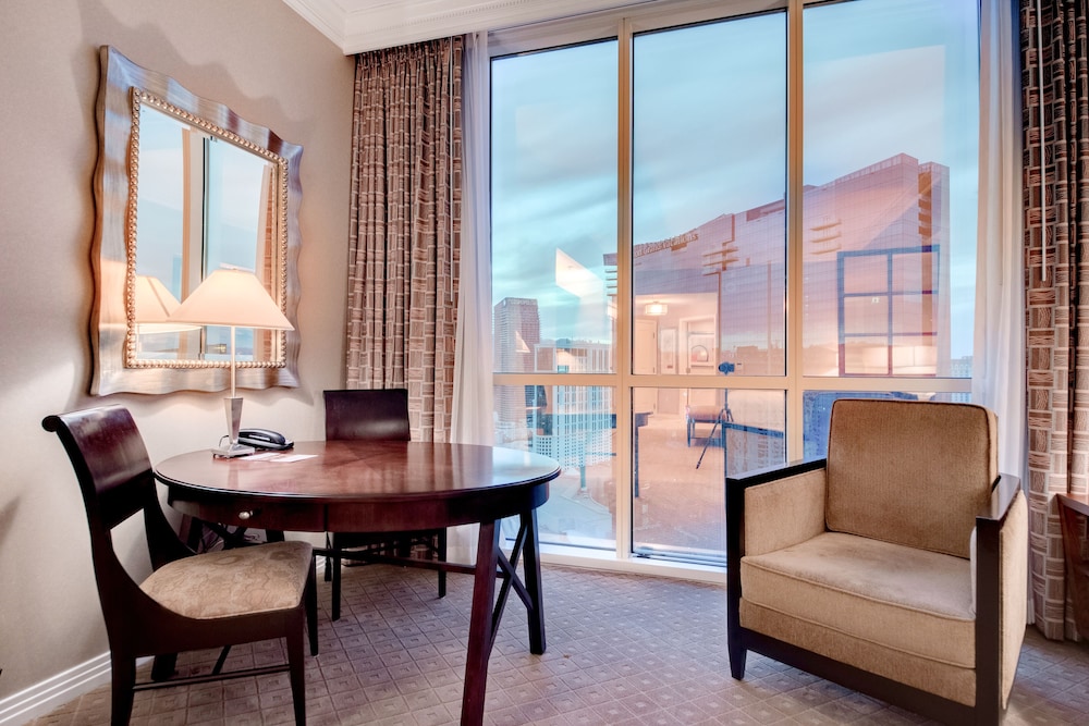 Stripviewsuites At Signature 57/73