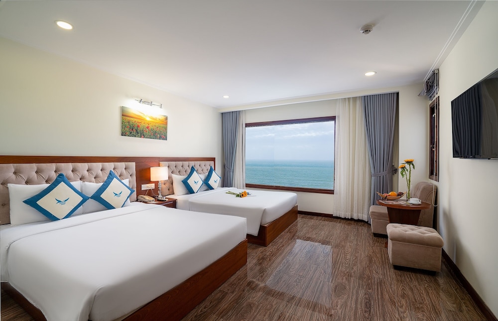 DELUXE, FAMILY, SEA VIEW