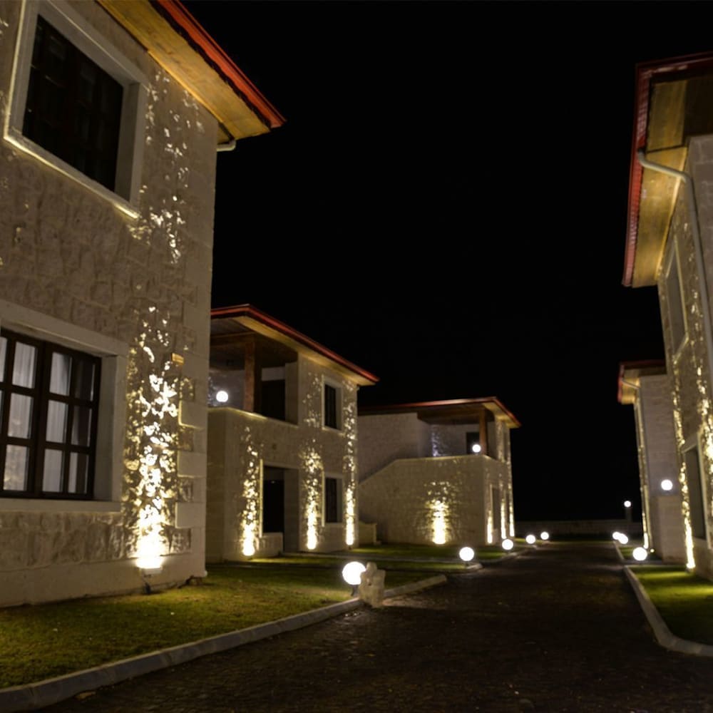Elevres Stone House Hotel 13/67