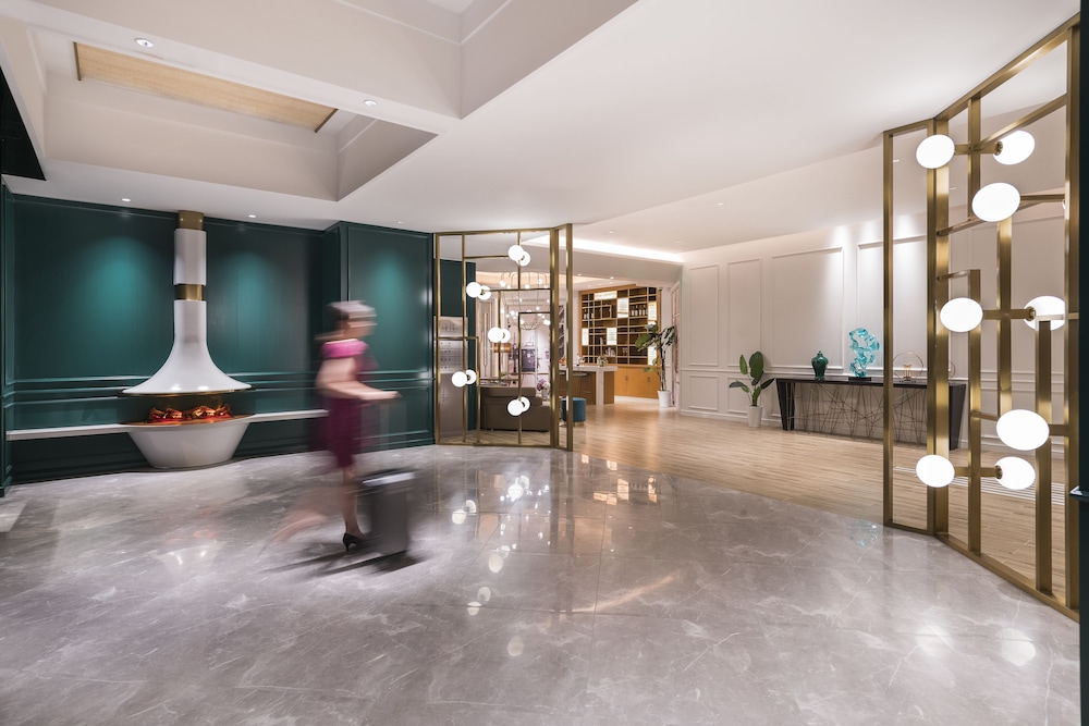 Mercure Shanghai Yu Garden On The Bund 33/41