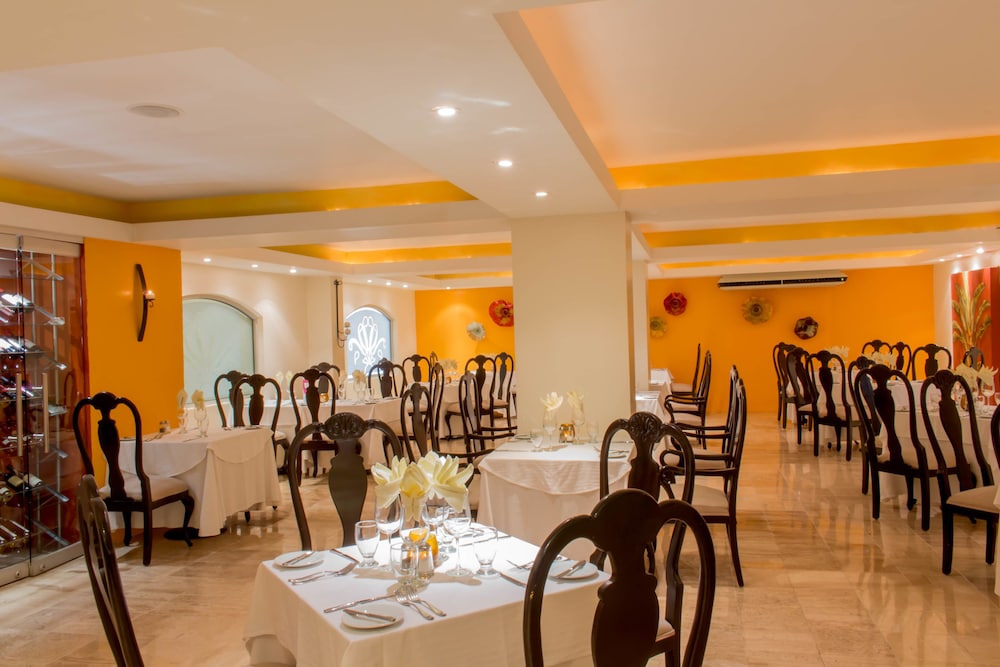 Plaza Pelicanos Grand Beach Resorts 48/65