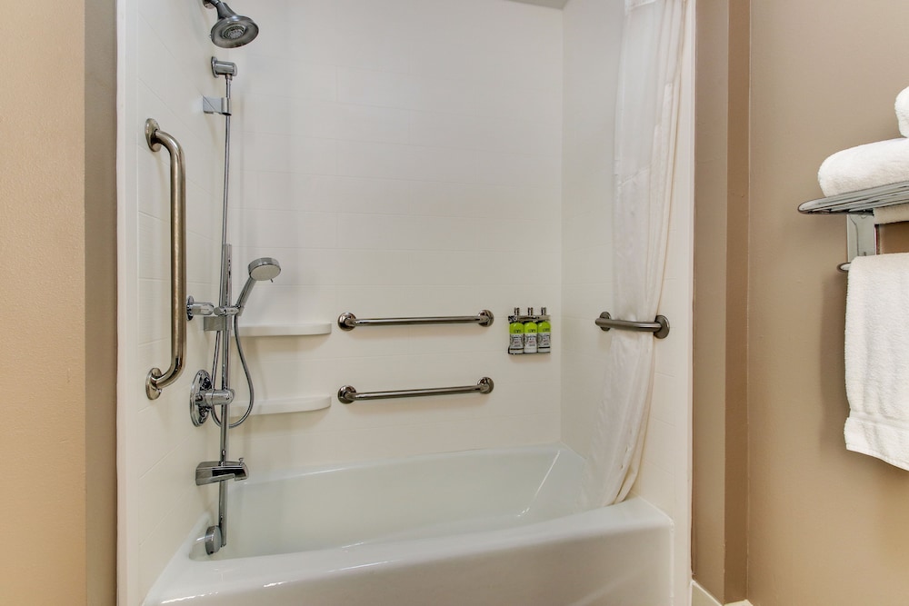 Holiday Inn Express Hotel And Suites Columbus Ft Benning 16/36