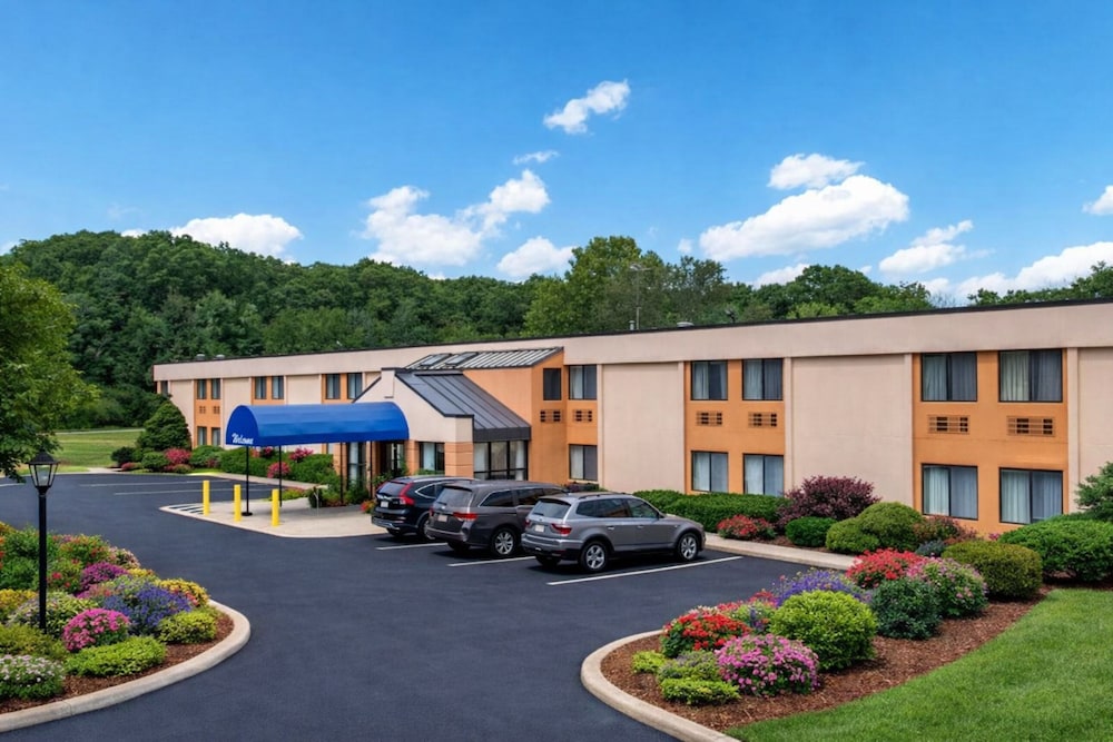 All Seasons Inn & Suites Smithfield Providence 30/36