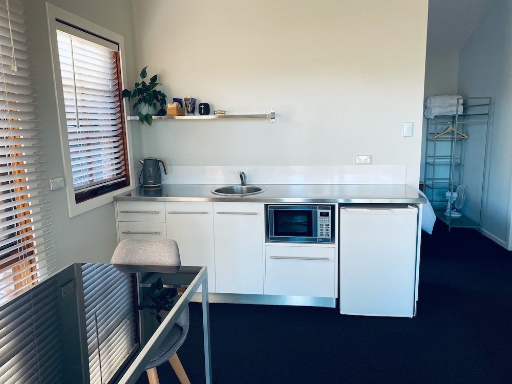 Hideaway Studio Accommodation 23/26
